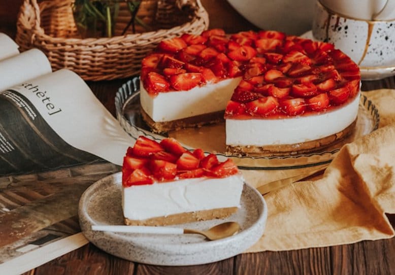 No-Bake Strawberry Jelly Cheesecake